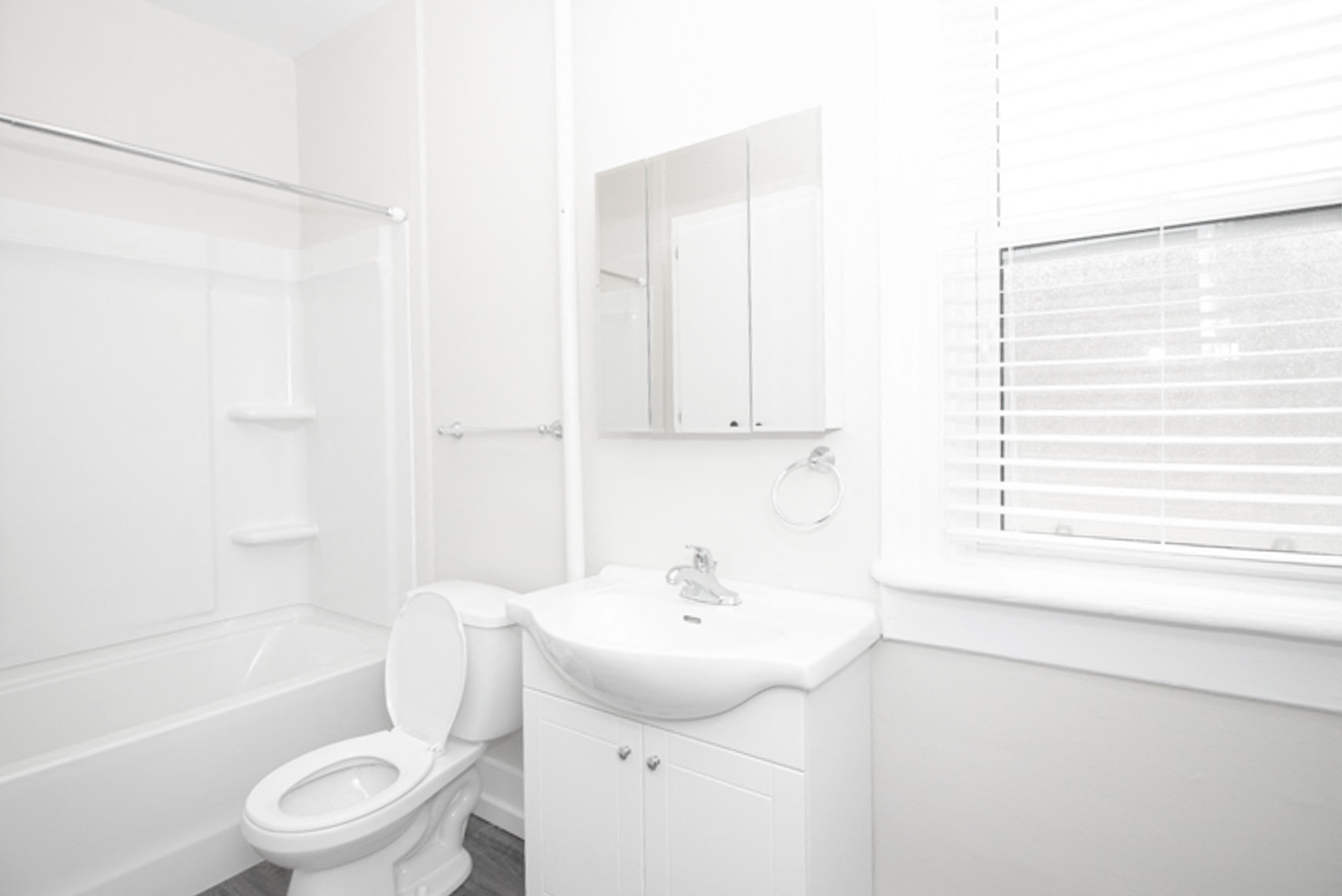 840 Grosvenor Duplex House Rental